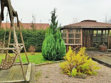 PARDUODAMAS GYVENAMASIS NAMAS SU 13 ARŲ ŽEMĖS SKLYPU JUKNAIČIUOSE