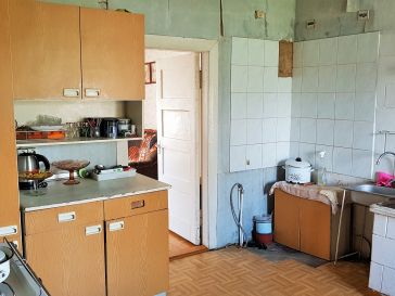 PARDUODAMAS GYVENAMASIS NAMAS SU 17 ARŲ ŽEMĖS SKLYPU Ž. NAUMIESTYJE