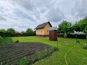 PARDUODAMAS SODO NAMAS SU 6 ARŲ ŽEMĖS SKLYPU