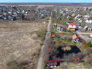 PARDUODAMAS SODO NAMELIS SU 12 ARŲ ŽEMĖS SKLYPU